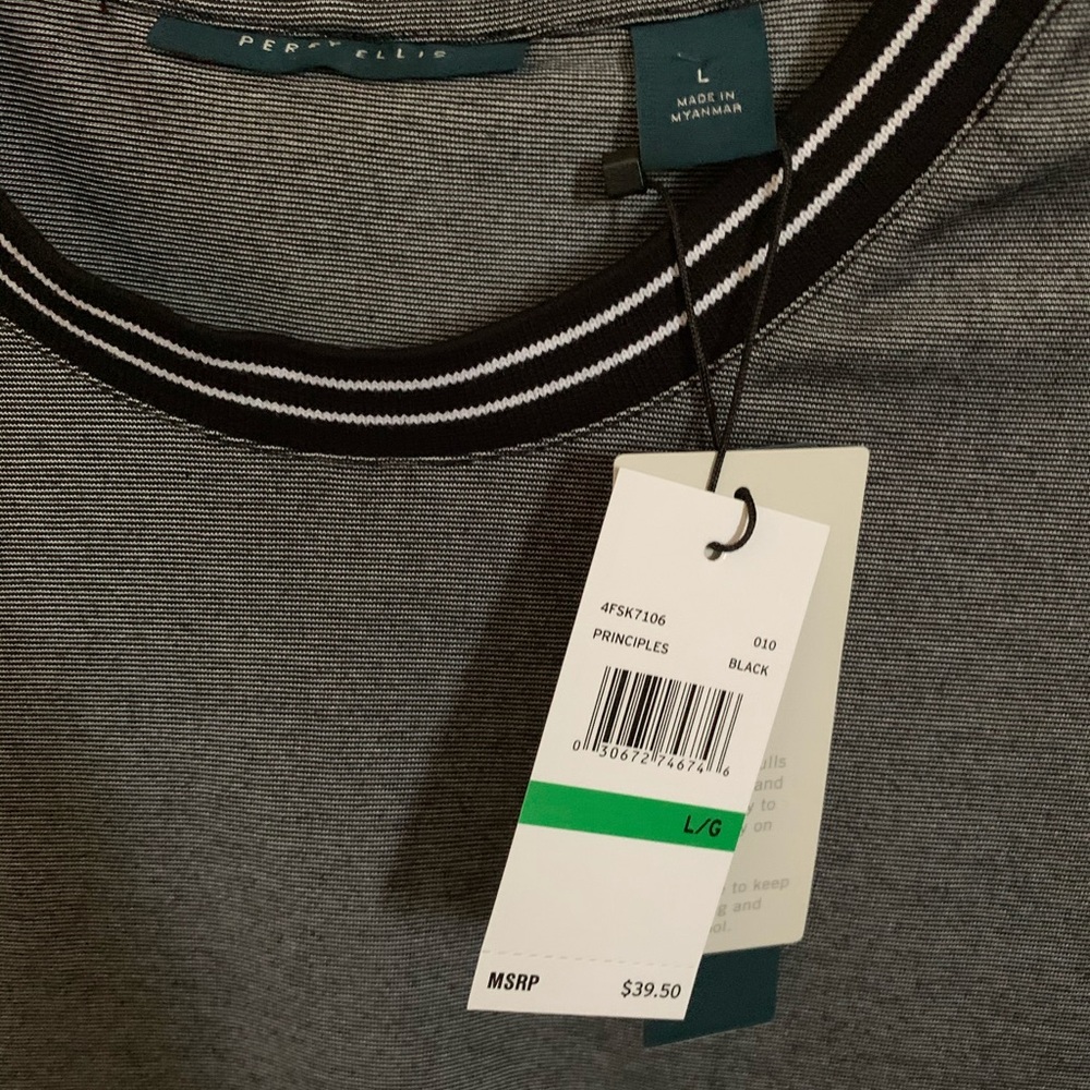 Men’s large Perry Ellis Casual TShirt